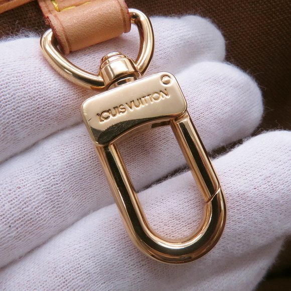 LOUIS VUITTON Brown Monogram Shoulder Bag - Picture 15 of 16